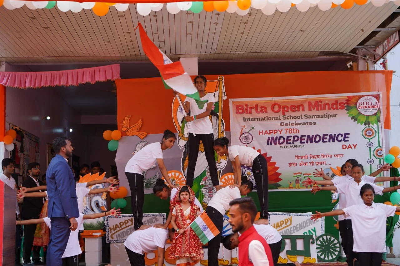 Sports & human pyramid flag show